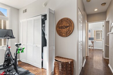 2733 N Janssen Ave unit B, Chicago, IL 60614 - photo 7