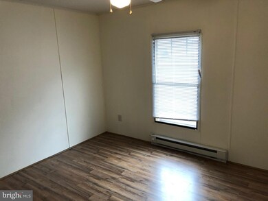 10 Vermont St, Berkeley Springs, WV 25411 - photo 3