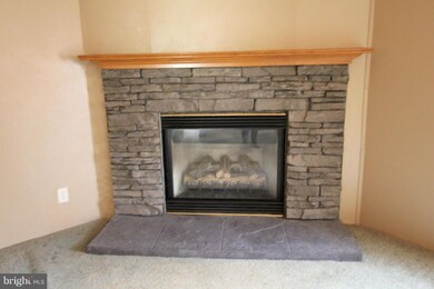 23027 Meadow Wood Dr, Mechanicsville, MD 20659 - photo 4