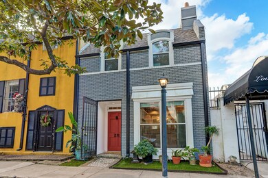 Immaculate home in a cute inner-loop community of