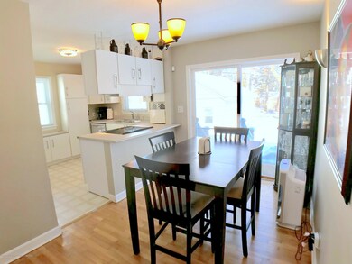 1213 Pershing Dr, Lansing, MI 48910 - photo 7