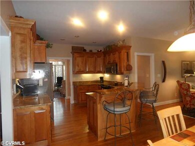 Kitchen - Seamless granite tops, lots of cabinets,