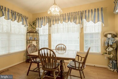 8943 Hollymeade Dr, Lorton, VA 22079 - photo 6