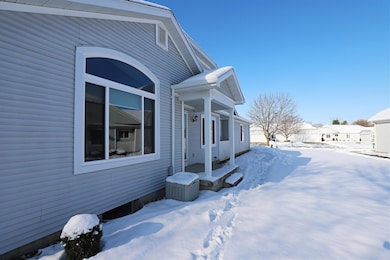 253 Aberdeen Ct unit 14, Flushing, MI 48433 - photo 2