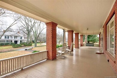 335 N Center St, Statesville, NC 28677 - photo 4