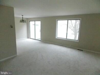 34 Dendron Ct, Parkville, MD 21234 - photo 5