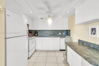 250 Grantham C unit 250, Deerfield Beach, FL 33442 - photo 2