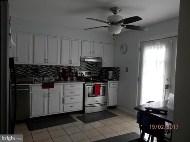 9301 Eldon Dr, Clinton, MD 20735 - photo 2
