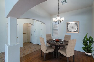 5a) FORMAL DINING - STAGED
