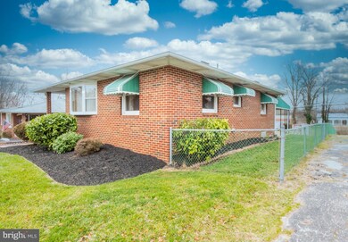 717 Dorsey Ave, Essex, MD 21221 - photo 2