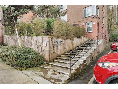 Cardinell View unit 704, Portland, OR 97201 - photo 2