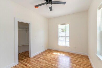 311 N Walnut St, Cleburne, TX 76033 - photo 6