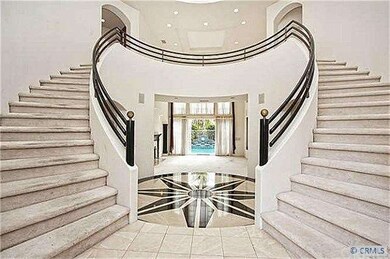 Curved double staircase
