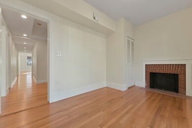 48 Manthorne Rd unit 2, West Roxbury, MA 02132 - photo 4