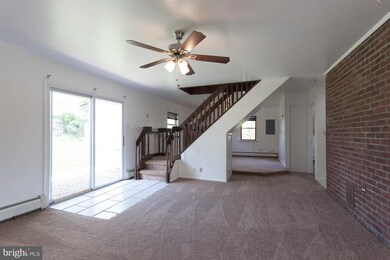 74 Azalea Ln, Levittown, PA 19055 - photo 3