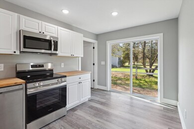 14-706-Colfax-St-Cadillac-MI-49601-Windo