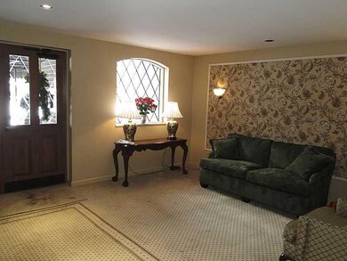 Lobby/Reception. Greet your guests in this well ap