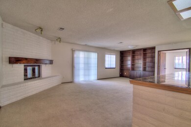 76 Ochre Rd SE-LV Room-Professional