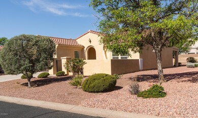 Front Of Home Nice Private Lot