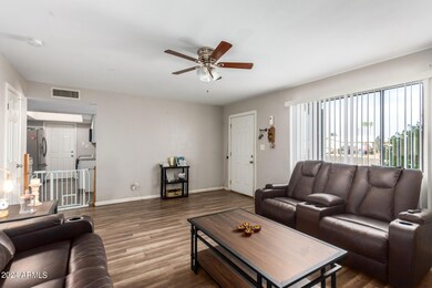 2324 N 54th Ln unit 3, Phoenix, AZ 85035 - photo 3