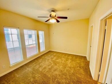 2350 Westcreek Ln unit 6206, Houston, TX 77027 - photo 5