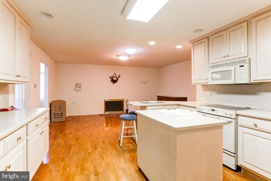 4 W Lawn Cir, Lemoyne, PA 17043 - photo 4