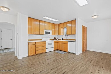 5- Kitchen