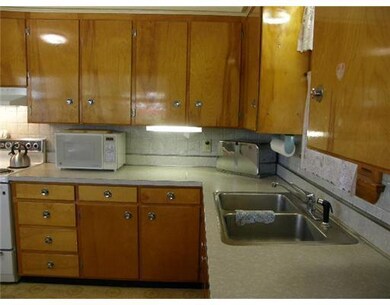 12 Pleasant St, Millinocket, ME 04462 - photo 5