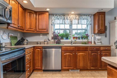 14 Temple Dr, Rochester, NH 03868 - photo 5