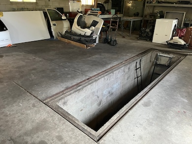 Garage with mechanics pit