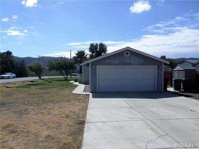 Detached Garage and Long Driveway!