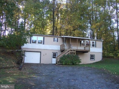 7114 Leh St, Coopersburg, PA 18036 - photo 2