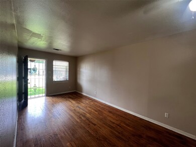 67 Neyland St, Houston, TX 77022 - photo 3