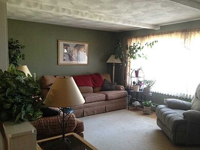 147 Pheasant Dr, Cranston, RI 02920 - photo 4