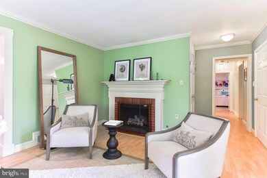 408 Cloverway Dr, Alexandria, VA 22314 - photo 5