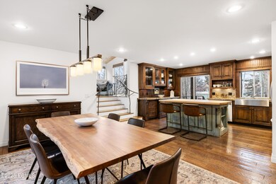 858RedMapleCrt-16