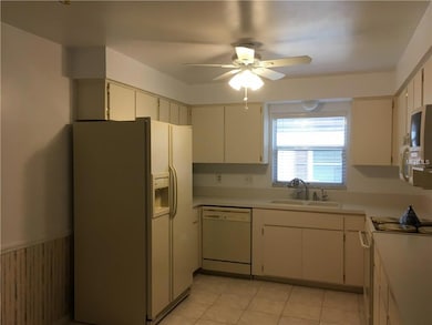 3252 Mcmath Dr, Palm Harbor, FL 34684 - photo 4