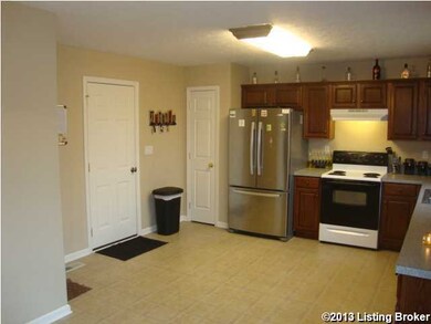 10609 Evanwood Dr, Louisville, KY 40228 - photo 6