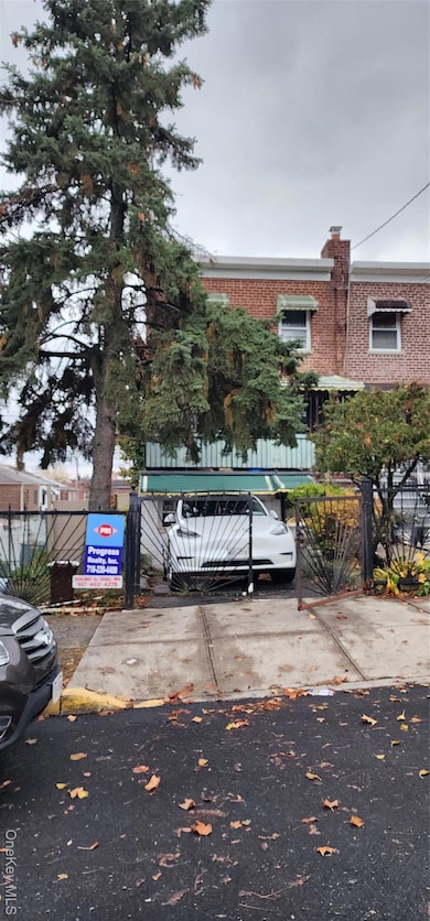 954 E 212th St, Bronx, NY 10469 - photo 2