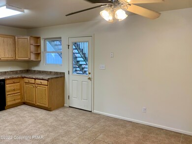 14 N 4th St, Stroudsburg, PA 18360 - photo 3