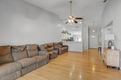 2524 Wrencrest Cir, Valrico, FL 33596 - photo 5