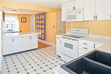 26 Hemlock Ave, Cranston, RI 02910 - photo 6