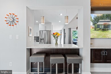 9307 Raintree Rd, Burke, VA 22015 - photo 4