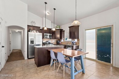 13542 Harbottle St, El Paso, TX 79928 - photo 7