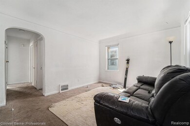 19426 Omira St, Highland Park, MI 48203 - photo 7