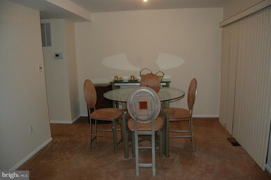 18559 Split Rock Ln, Germantown, MD 20874 - photo 5