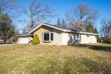 W176N4932 Christopher Ct, Menomonee Falls, WI 53051 - photo 6