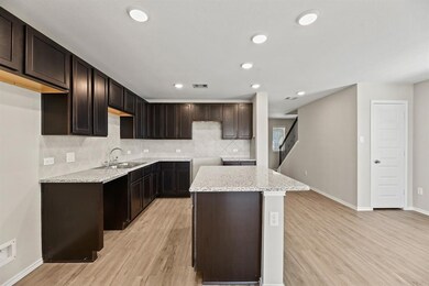 2935 Colonia Blossom Ln, Pinehurst, TX 77362 - photo 4