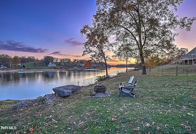 222 Charlie Ave, Piney Flats, TN 37686 - photo 4