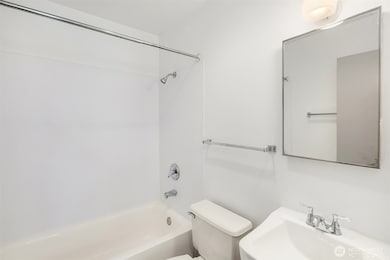 2233 NE 46th St, Seattle, WA 98105 - photo 7